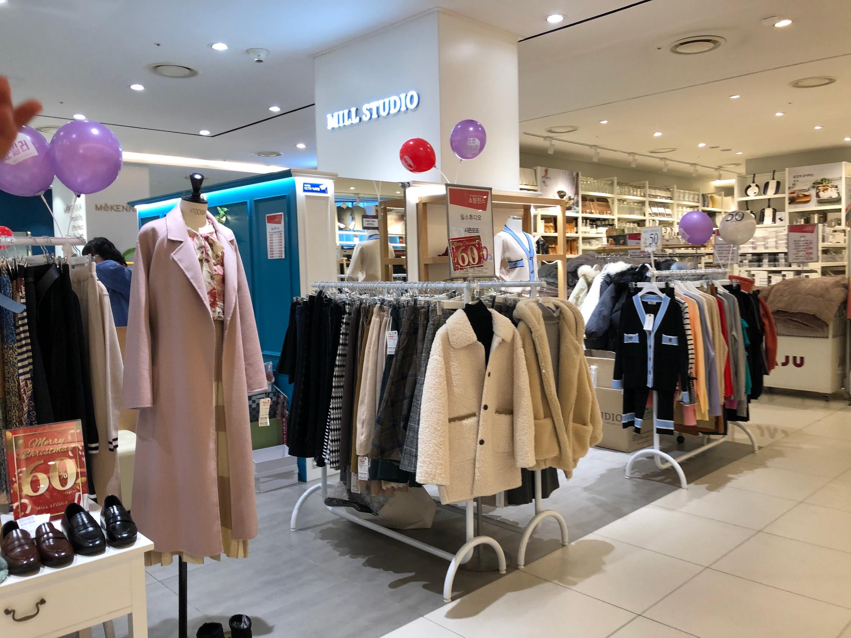 ลดราคาเหลือครึ่งเดียว! Mario Outlet ในโซล ราคาประหนึ่งอันเดอร์กราวน์ช้อปปิ้ง บอกได้คำเดียวว่าคุ้ม!